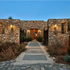 6 bedroom villa with pool, East Paros, sleeps 12